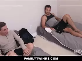 Bear Stepdad Sex With Stepson And College Dorm Roommate - Britain Westbury, Max Sargent, Dante Colle